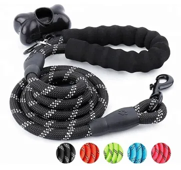5ft Leash w/ Comfortable Padded Handle & Reflective Threads