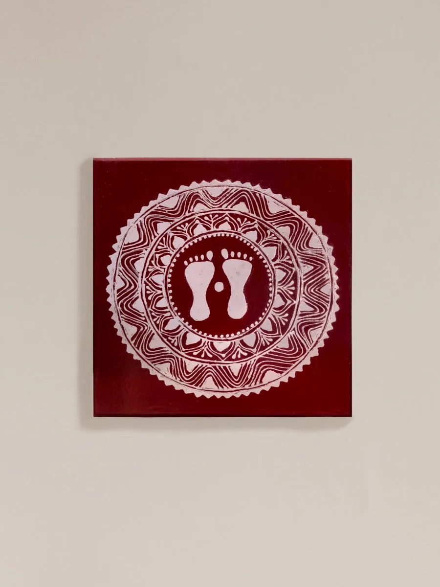 Aesthetic Spectacle: Aipan Art on Wooden Easel by Ruchi Nainwal