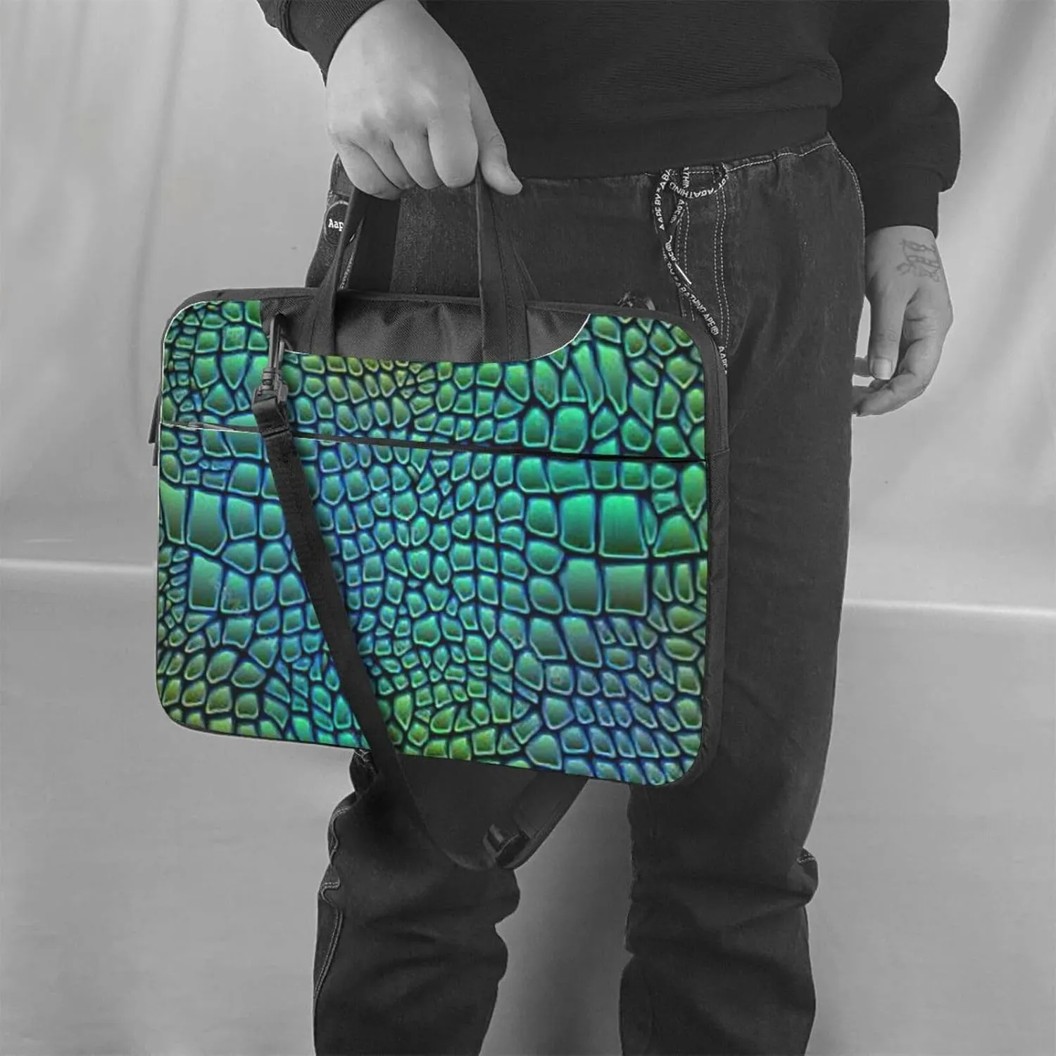 Alligator Skin Print Large Capacity Portable Crossbody Cute Laptop Bag For Women Men, 13 14 15.6 in