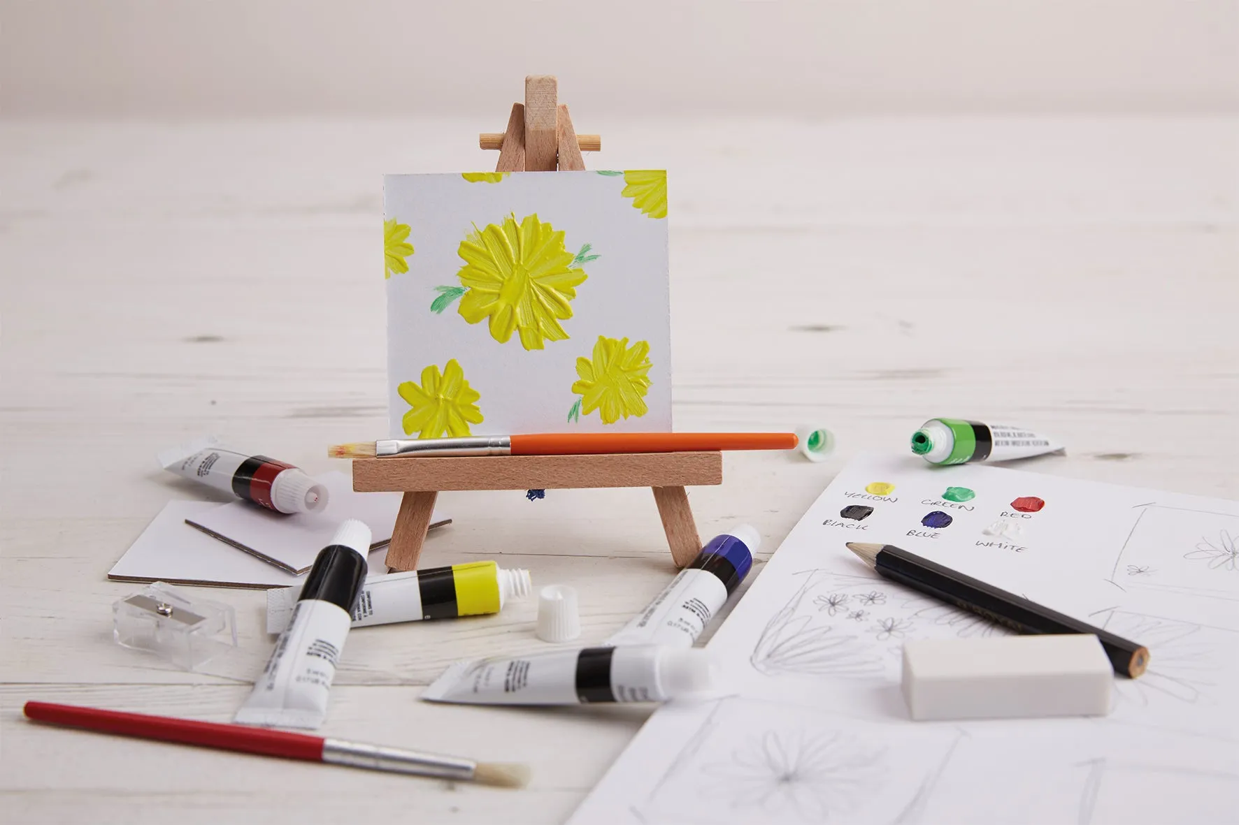 Bee & Bumble DIY Mini Easel Paint Box Supplies Craft Set, Ideal For Professional Or Budding Artist, Whether Adult or Kids, Contains All the Supplies For Painting, Drawing, Colouring And Sketching