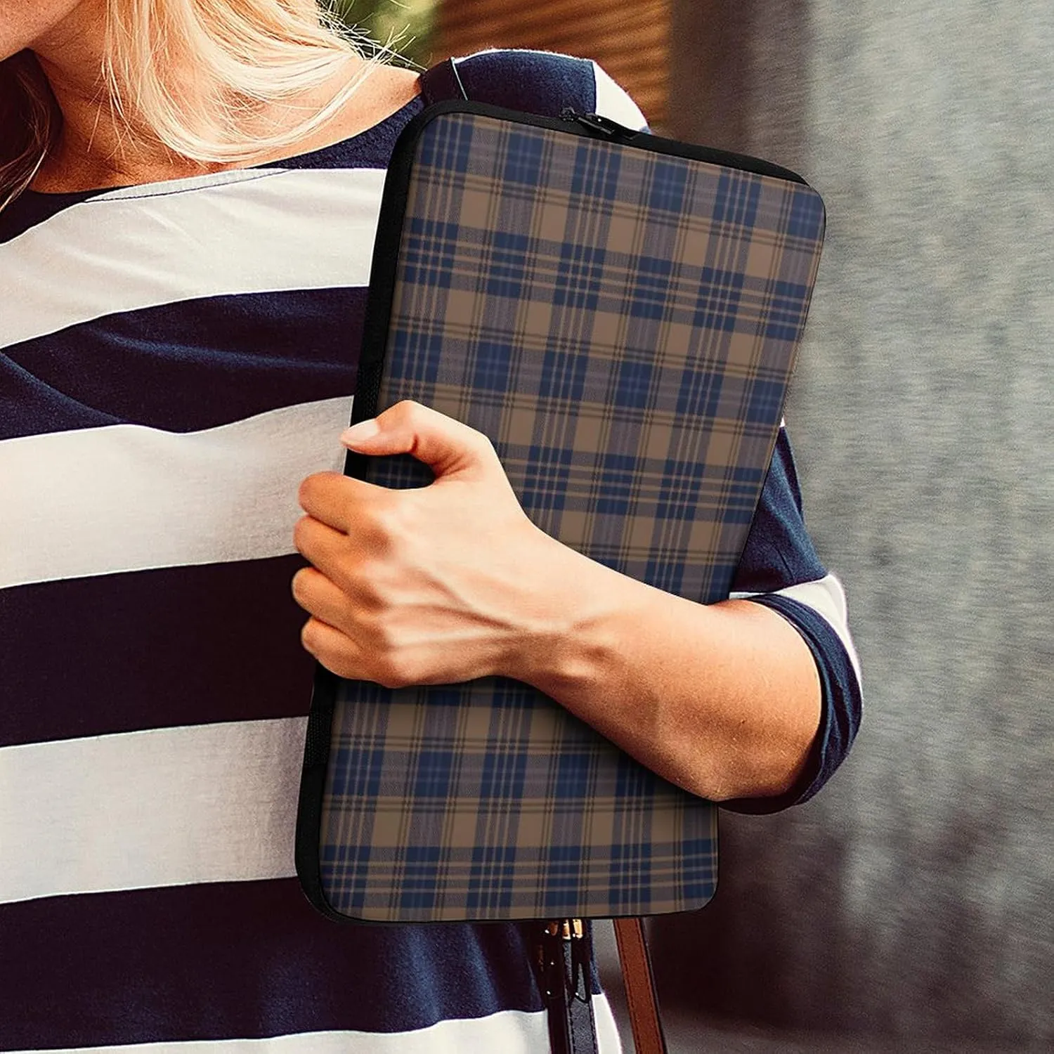 Checkered Black And White All Print Hands Free Withdrawal Laptop Bag Unisex