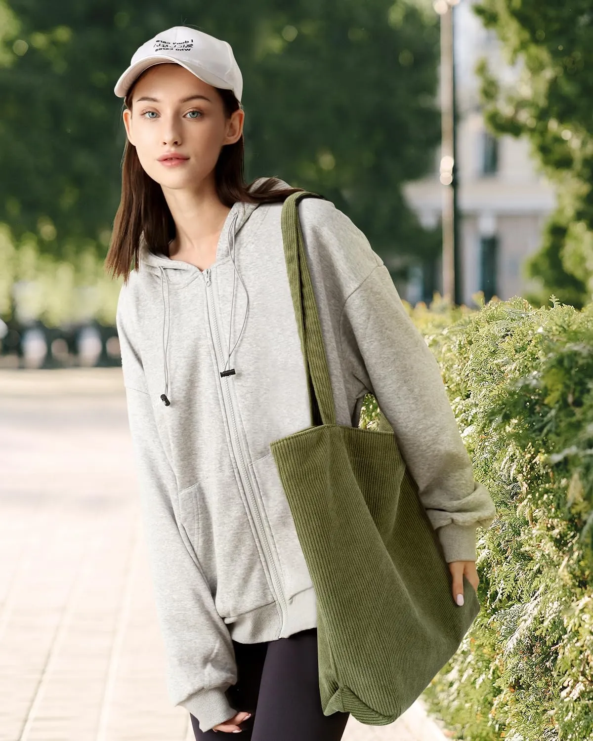 Iioscre Corduroy Tote Bag for Women,Hobo HandBags with Zipper,Large Capacity Casual Shoulder Handbags with Inner Pockets