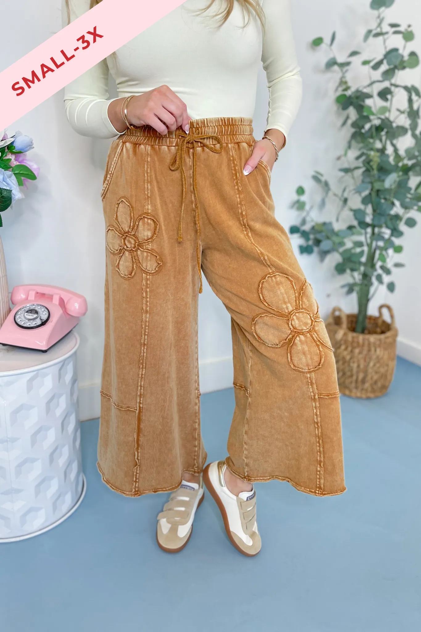 Laura Floral Detail Mineral Washed Terry Knit Wide Leg Pants