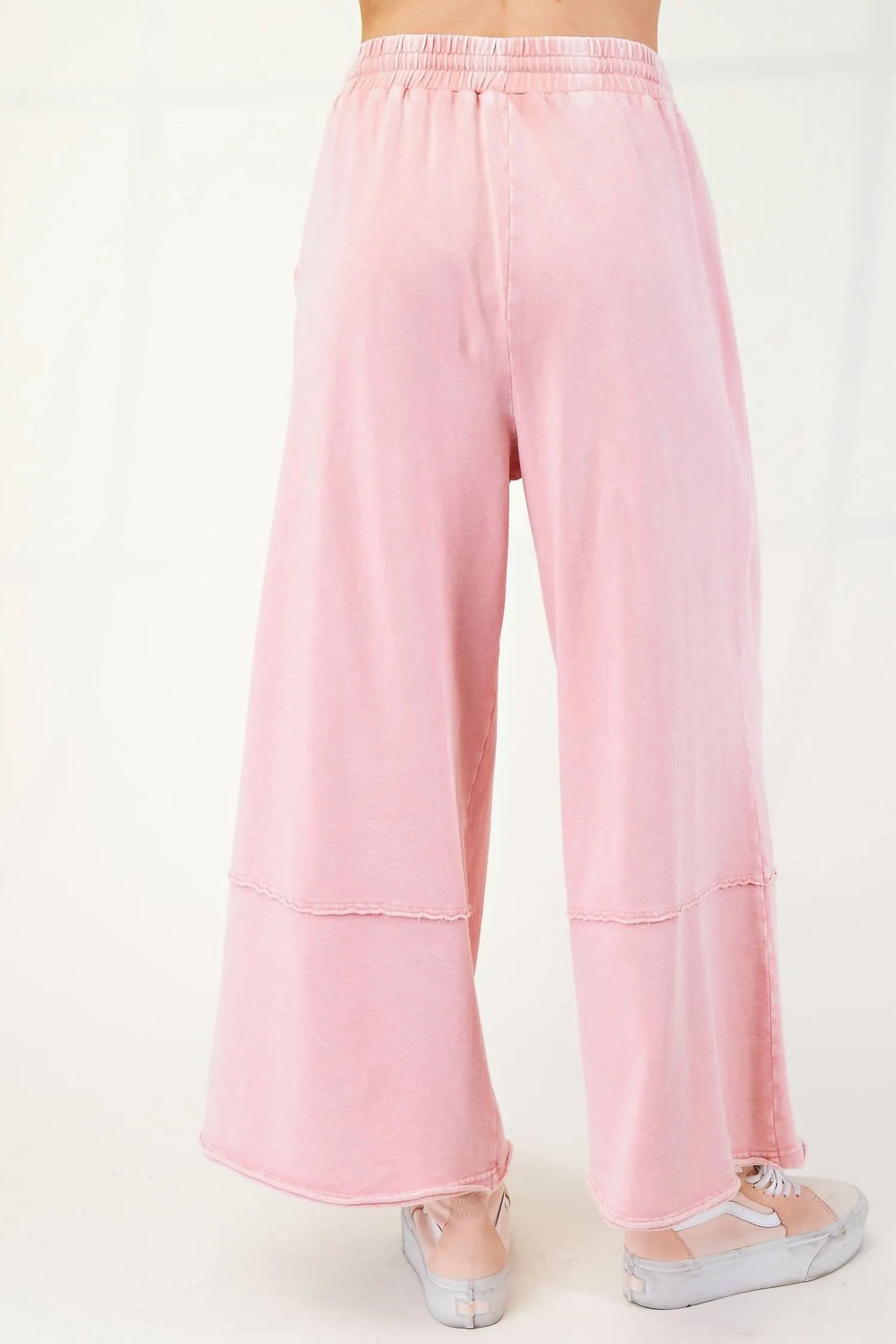 Mineral Washed Terry Knit Pants With Flower Patches In Dried Rose