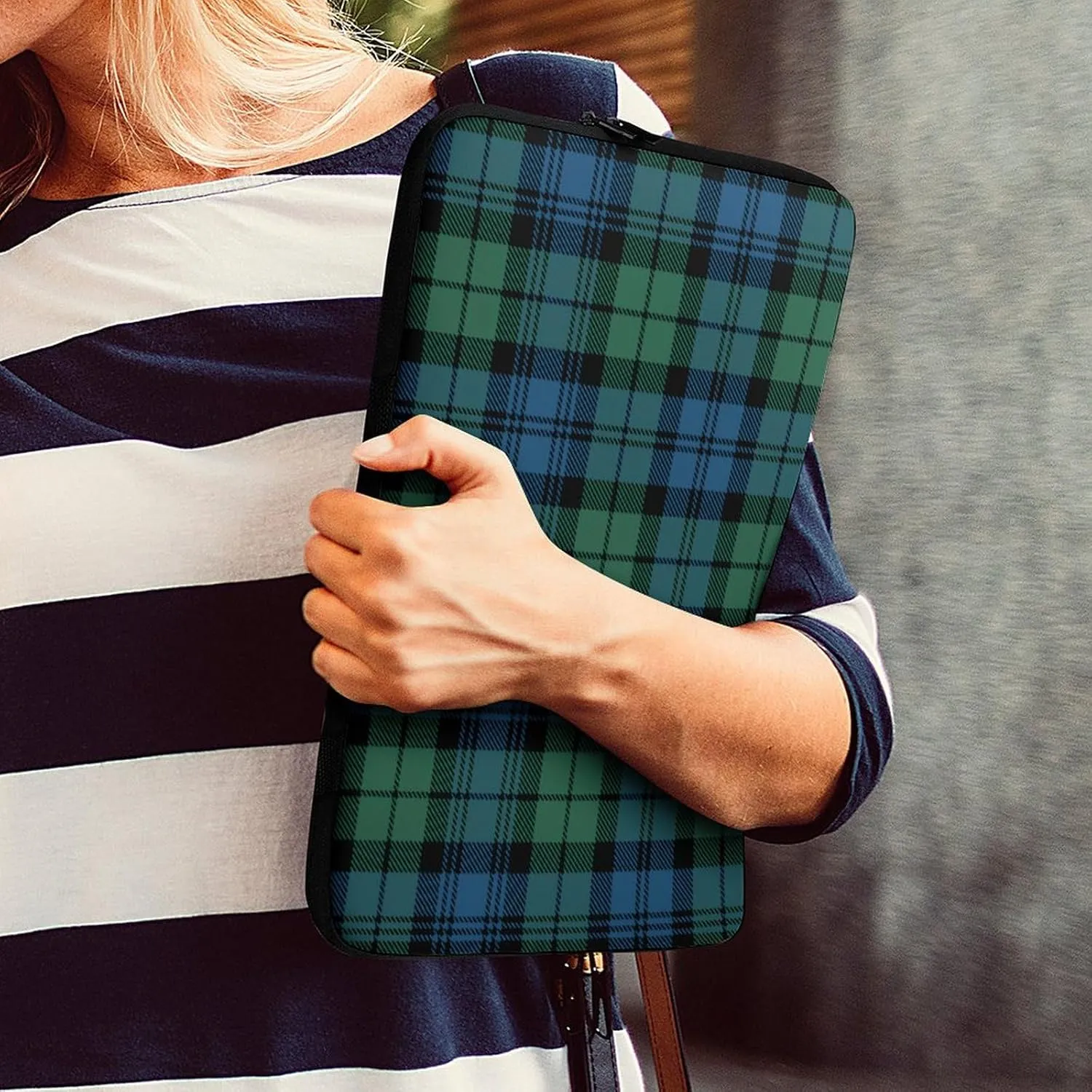 Ross Red Tartan Clans All Print Hands Free Withdrawal Laptop Bag Unisex