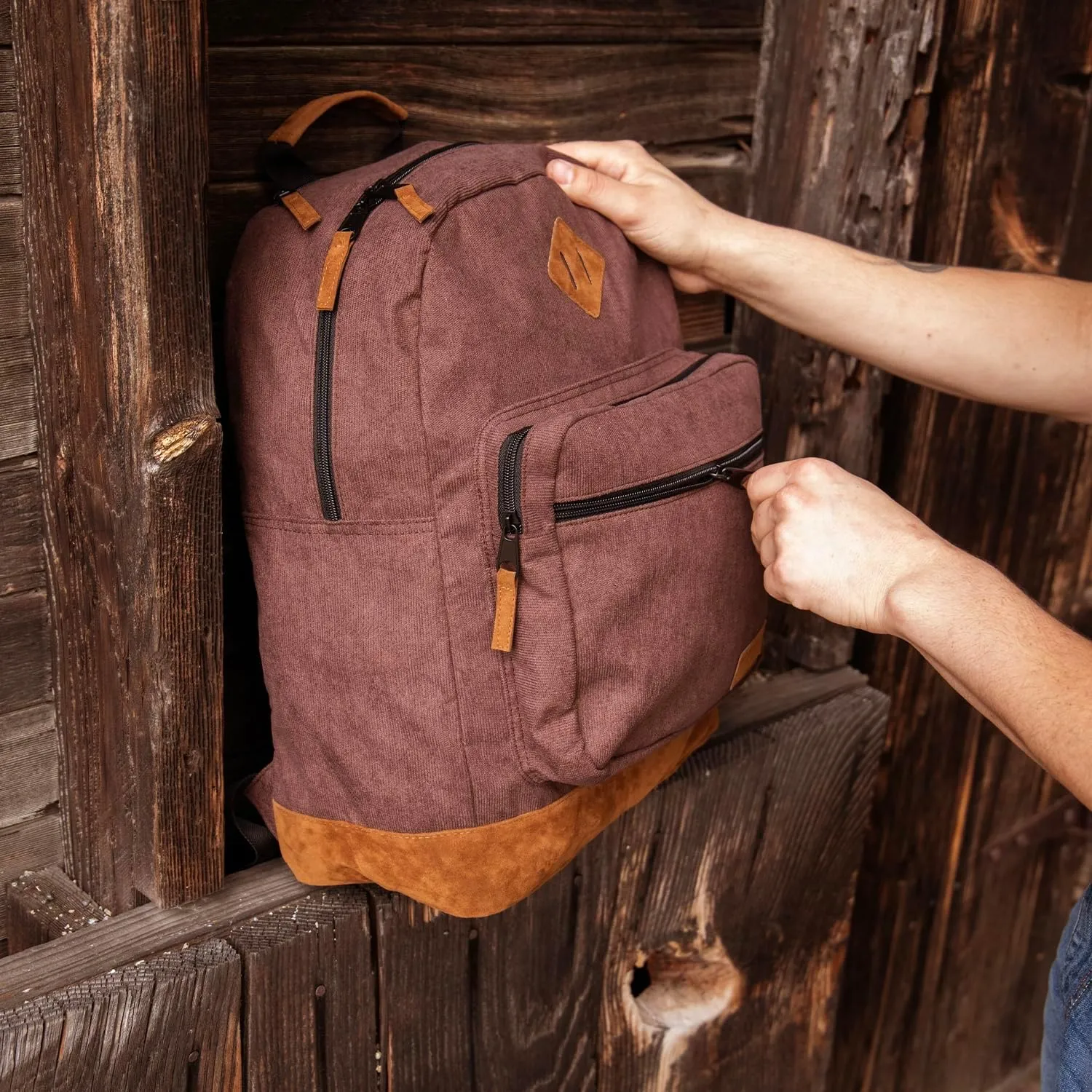 Wrangler Yellowstone Western-Style Backpack Coated Canvas Water Resistant Casual Daypack for Travel, Class, Everyday Use with Padded Laptop Notebook Sleeve (Brown Corduroy)